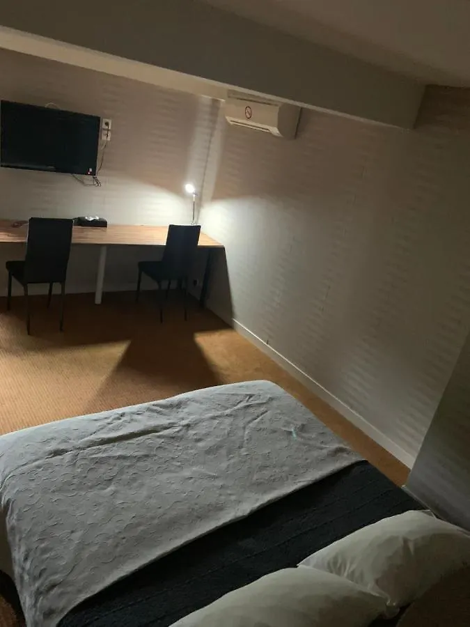 ****  Le Petit Roche Hotel Serrieres  France